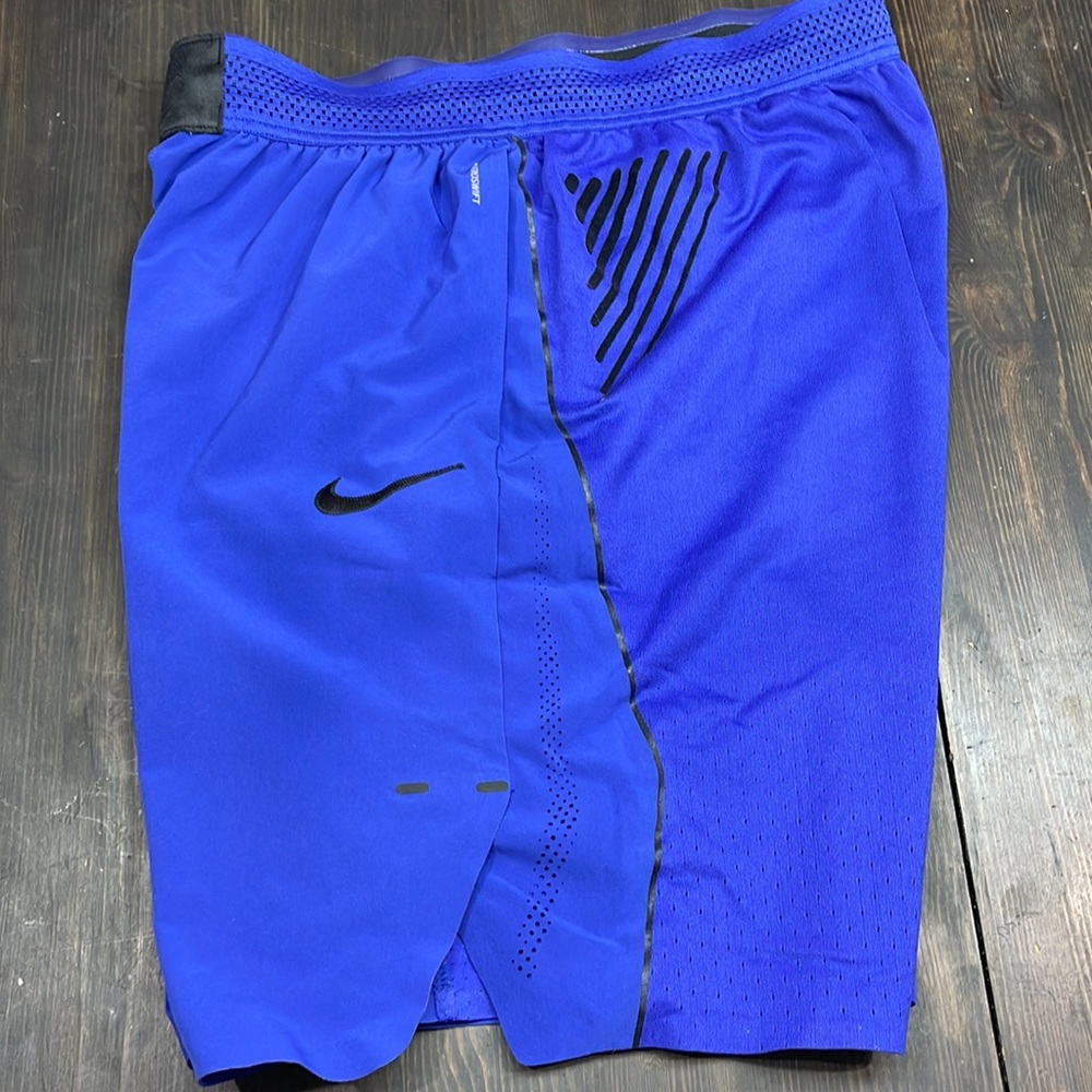 Nike Aeroswift Basketball Shorts men’s XL. Blue, gently worn